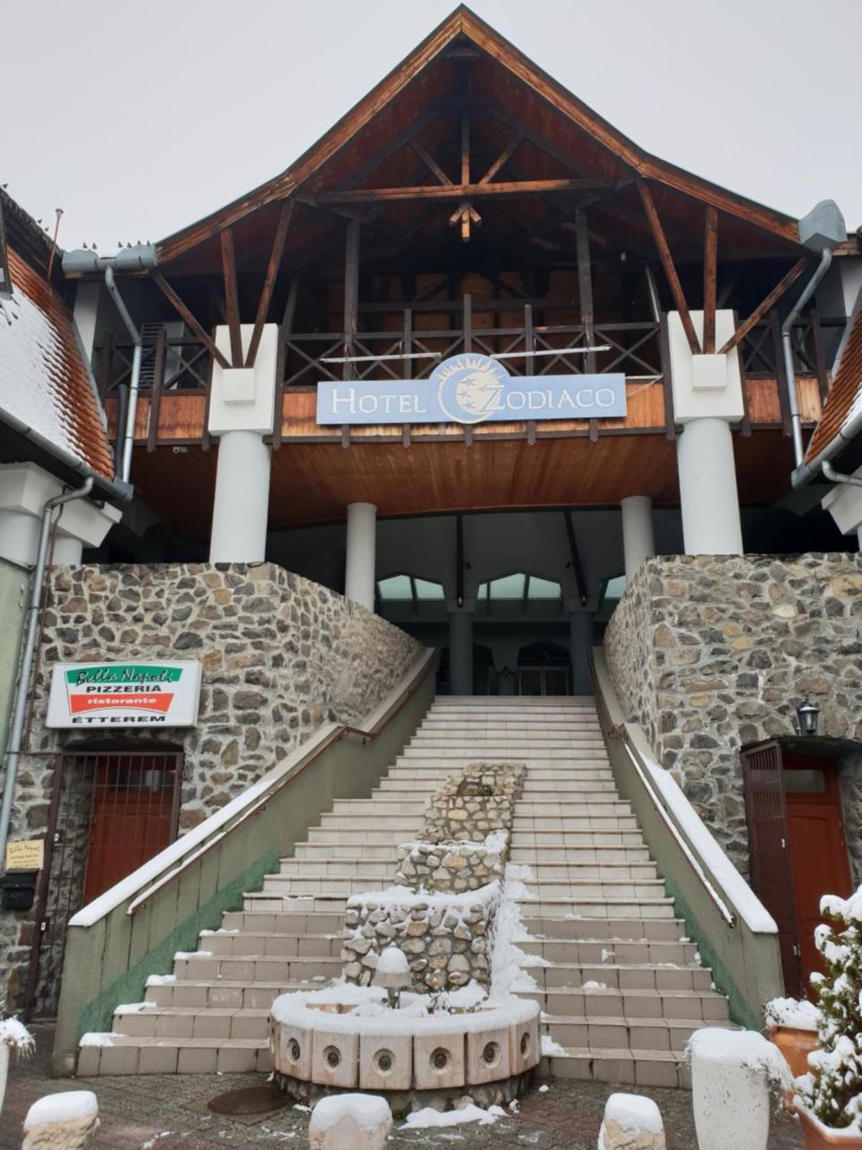 Hotel Zodiaco Szekszárd Exterior foto